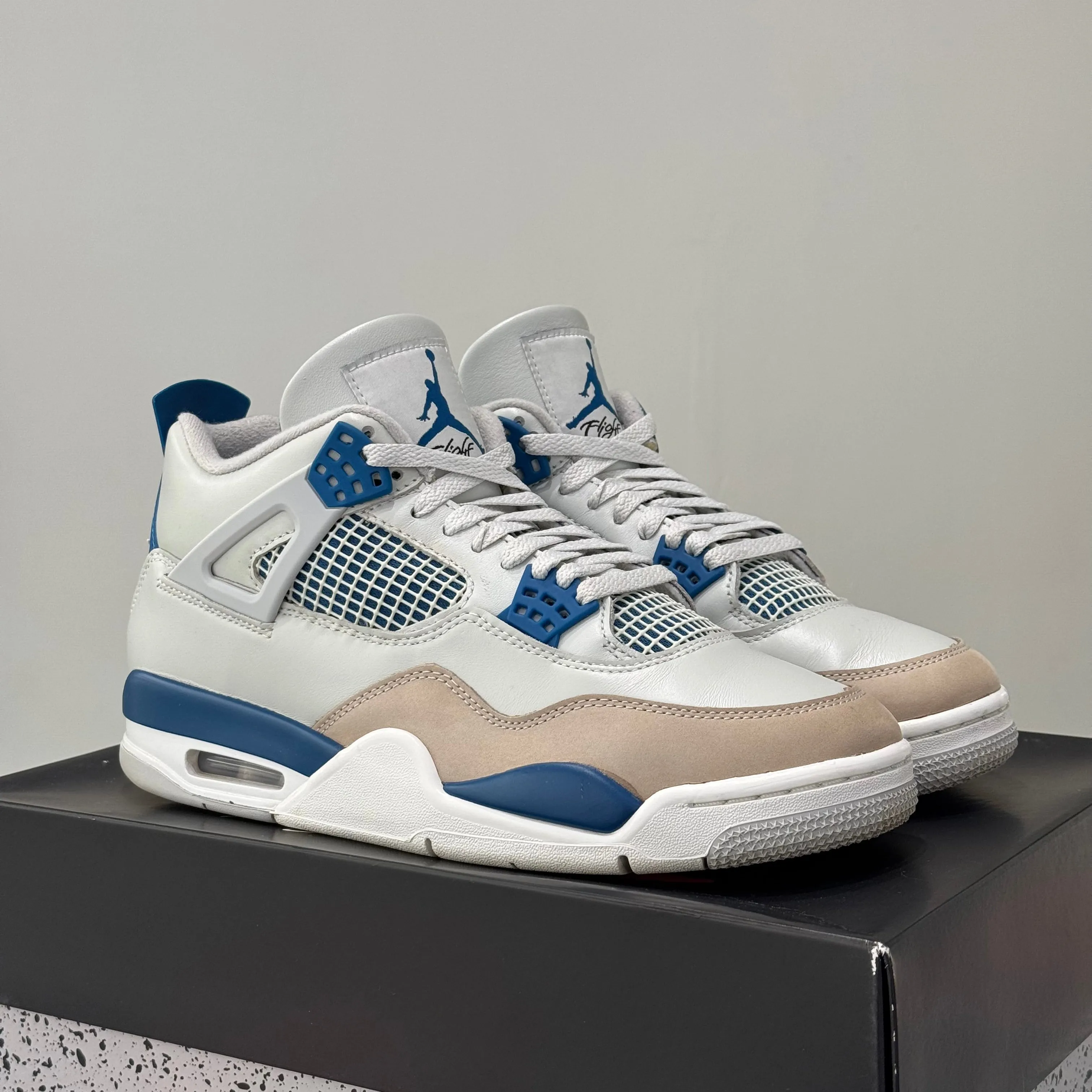 Air Jordan 4 Retro Military Blue (43) - Usado