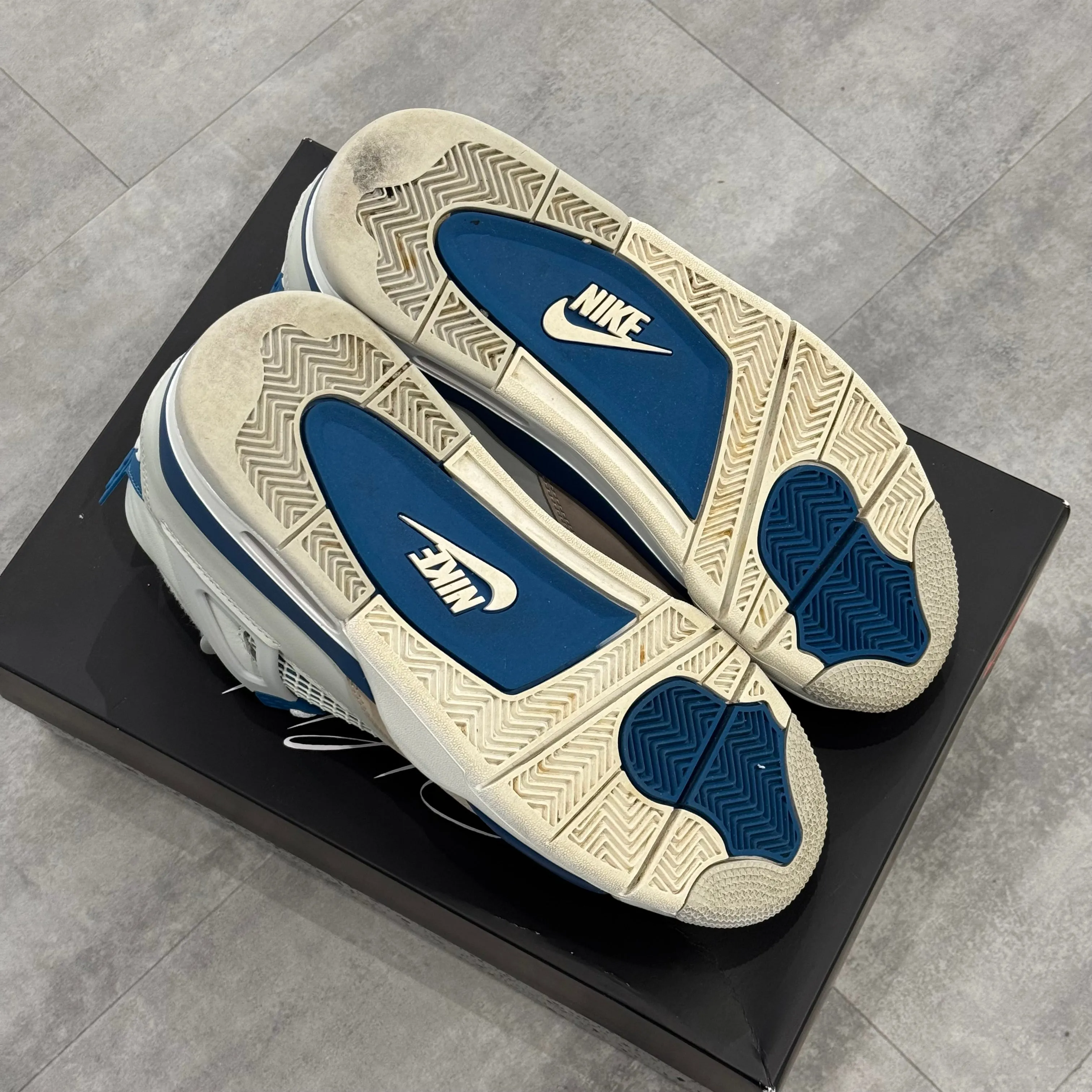 Air Jordan 4 Retro Military Blue (43) - Usado