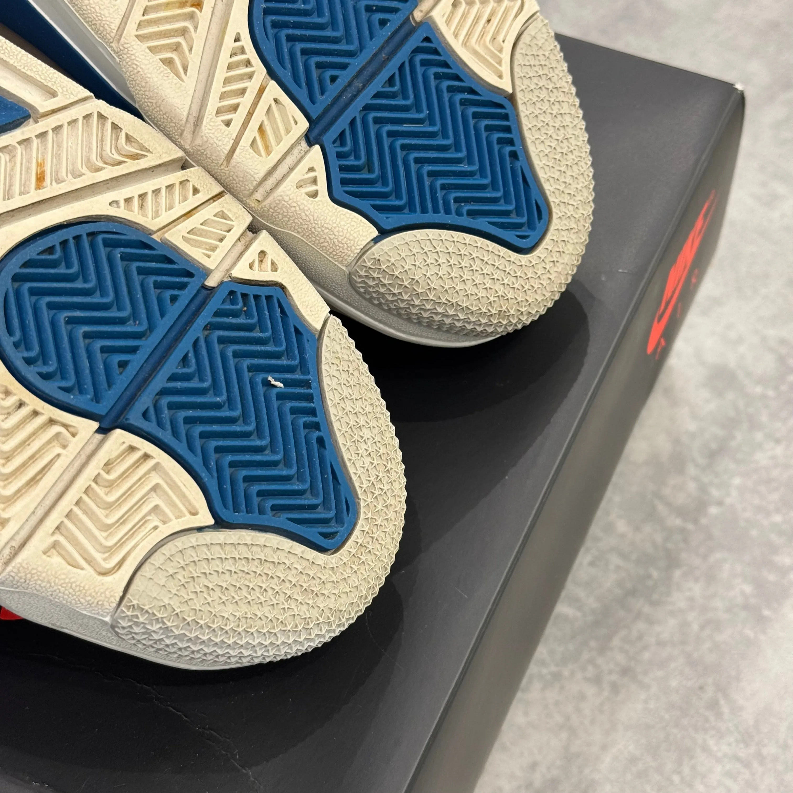 Air Jordan 4 Retro Military Blue (43) - Usado