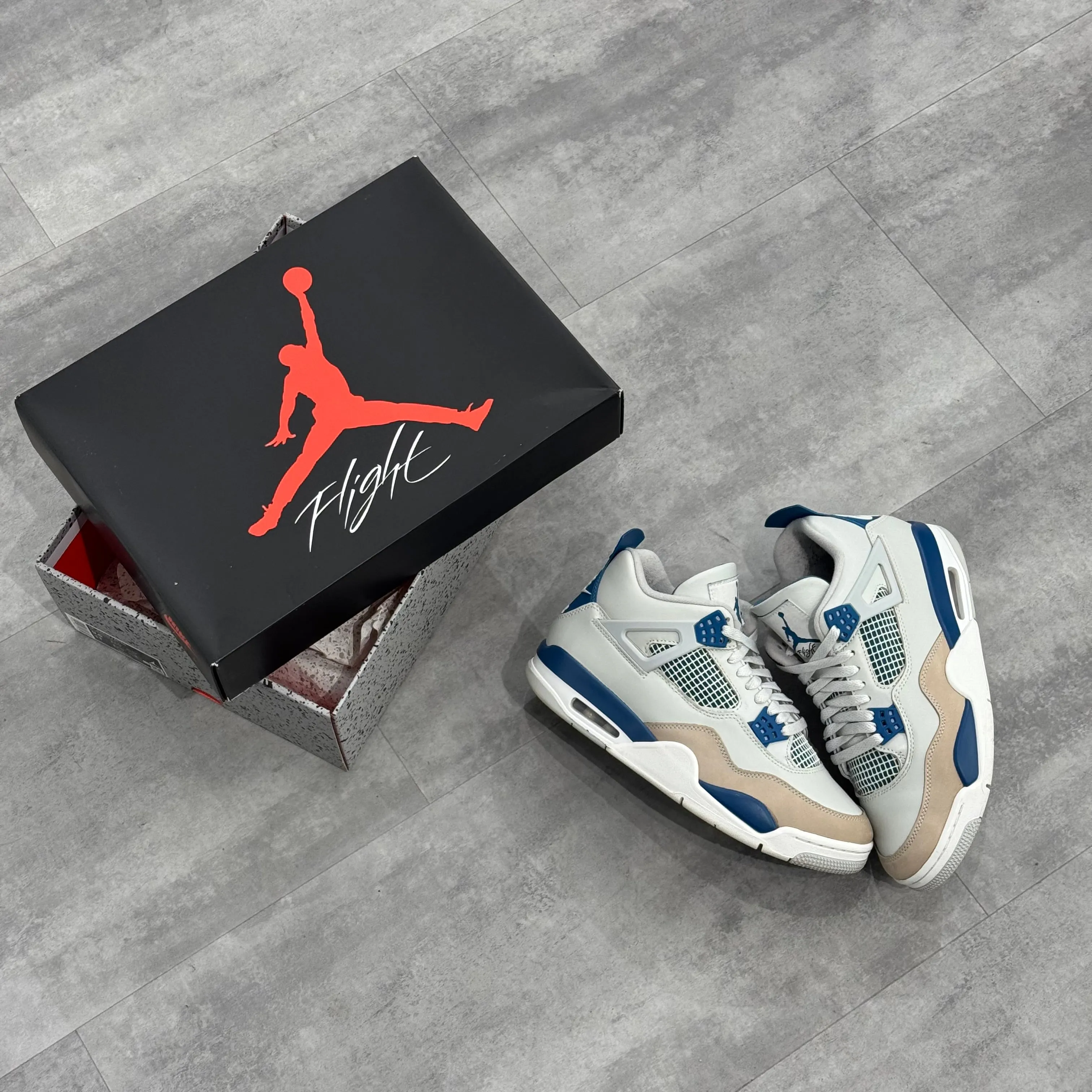 Air Jordan 4 Retro Military Blue (43) - Usado