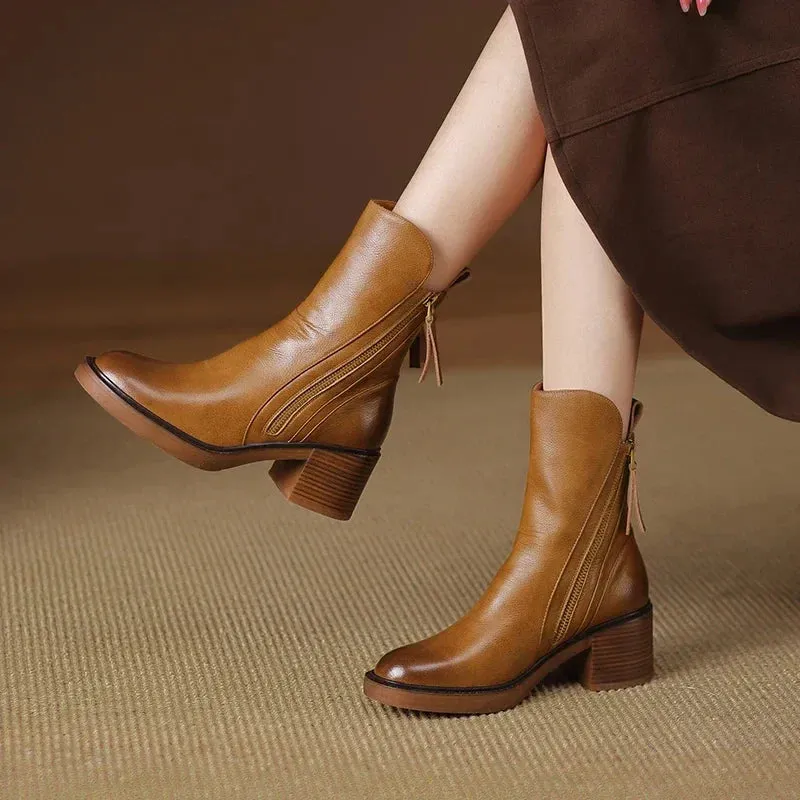 Ankle boots in leather by Grazia