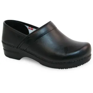 Aubrey Women's Slip Resistant Clog in Black