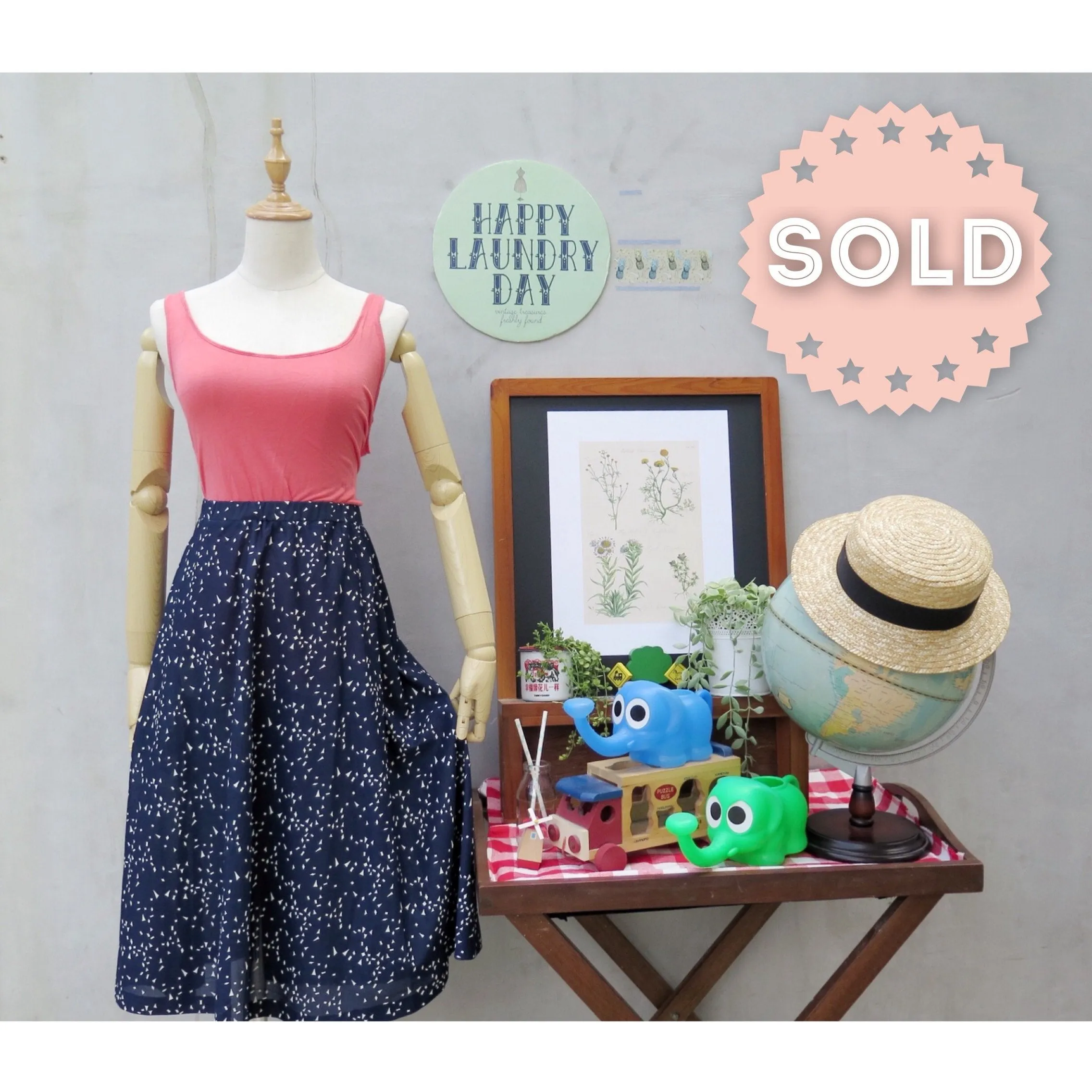 Blue-tri-ful | Vintage 1970s 1980s triangle confetti polka dots A-line flared Midi Skirt
