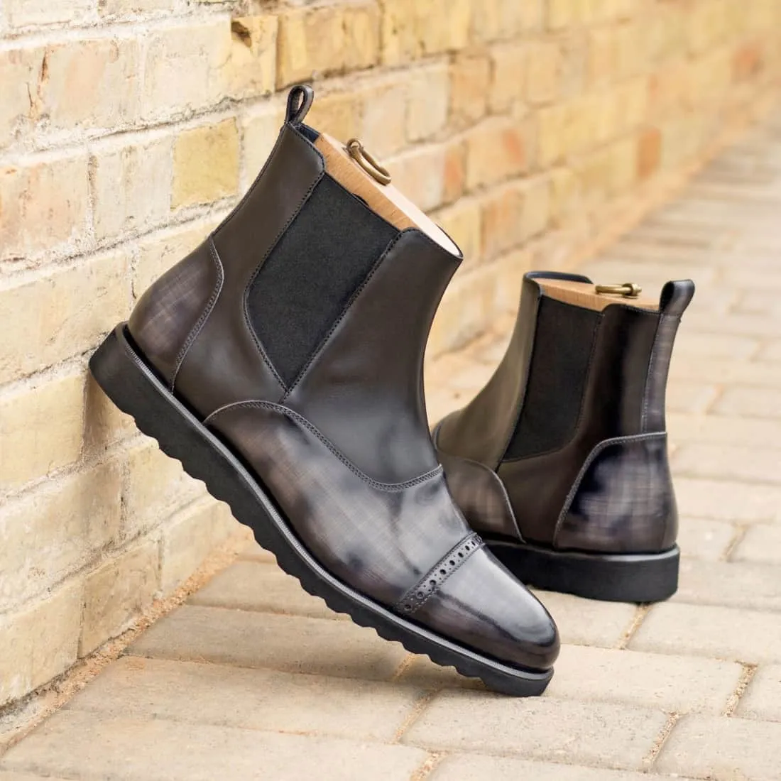 Cheslea Boots Cut en cuir patiné gris - Semelles Sport