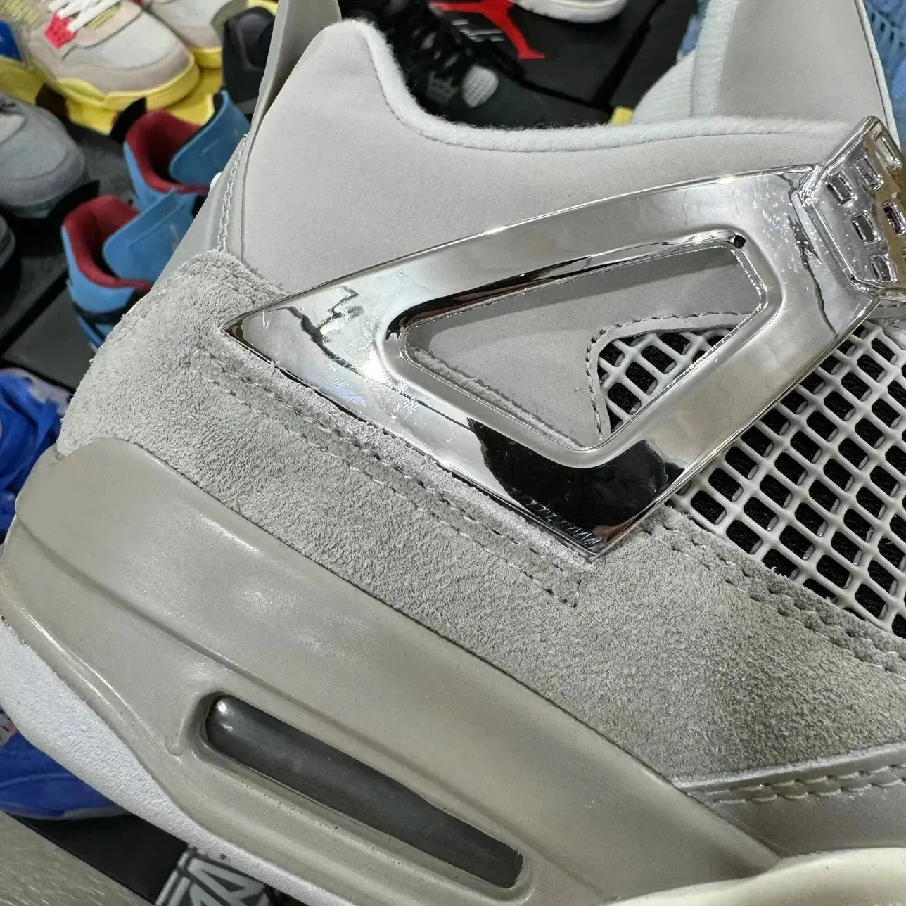Classic Retro 4 Sneakers - Frozen Moments