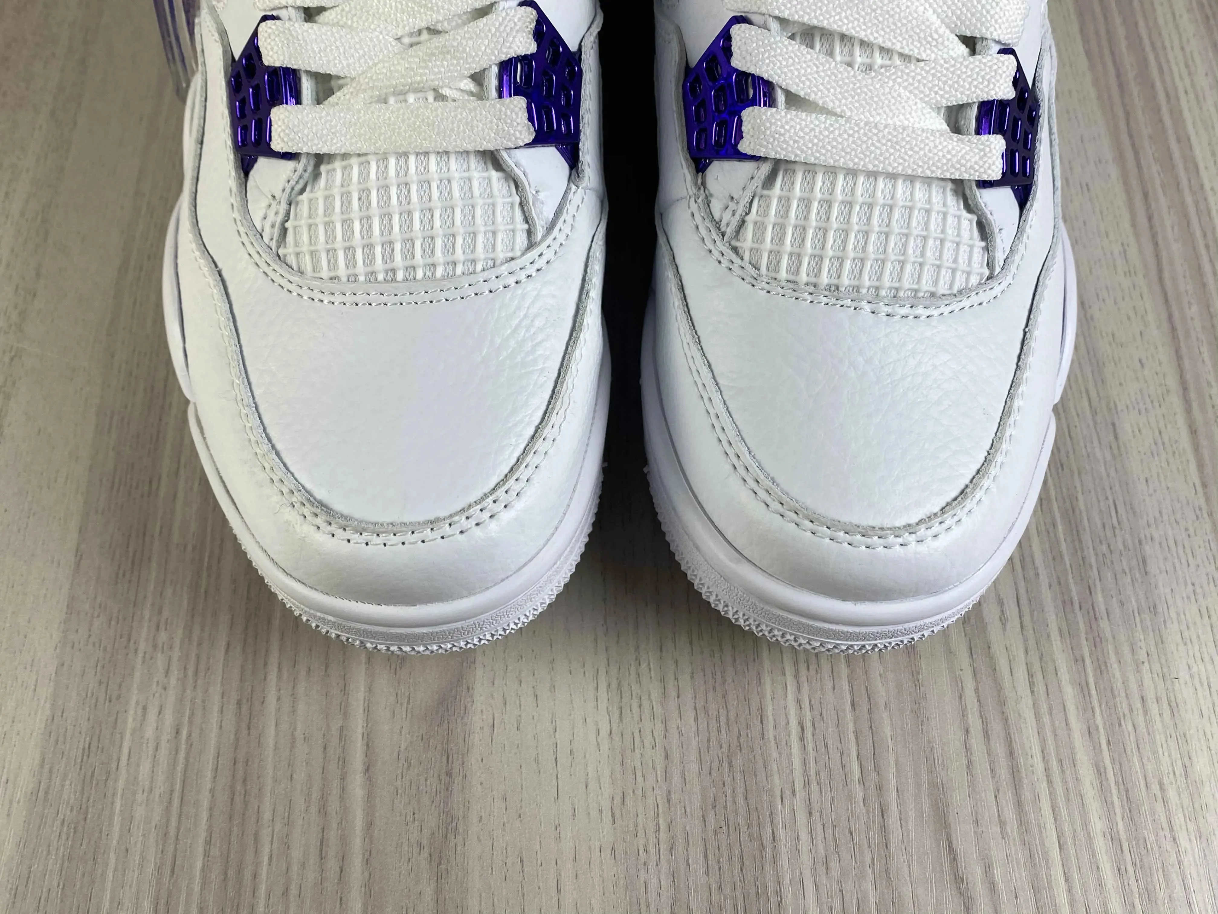 Classic Retro 4 Sneakers - Metallic Purple