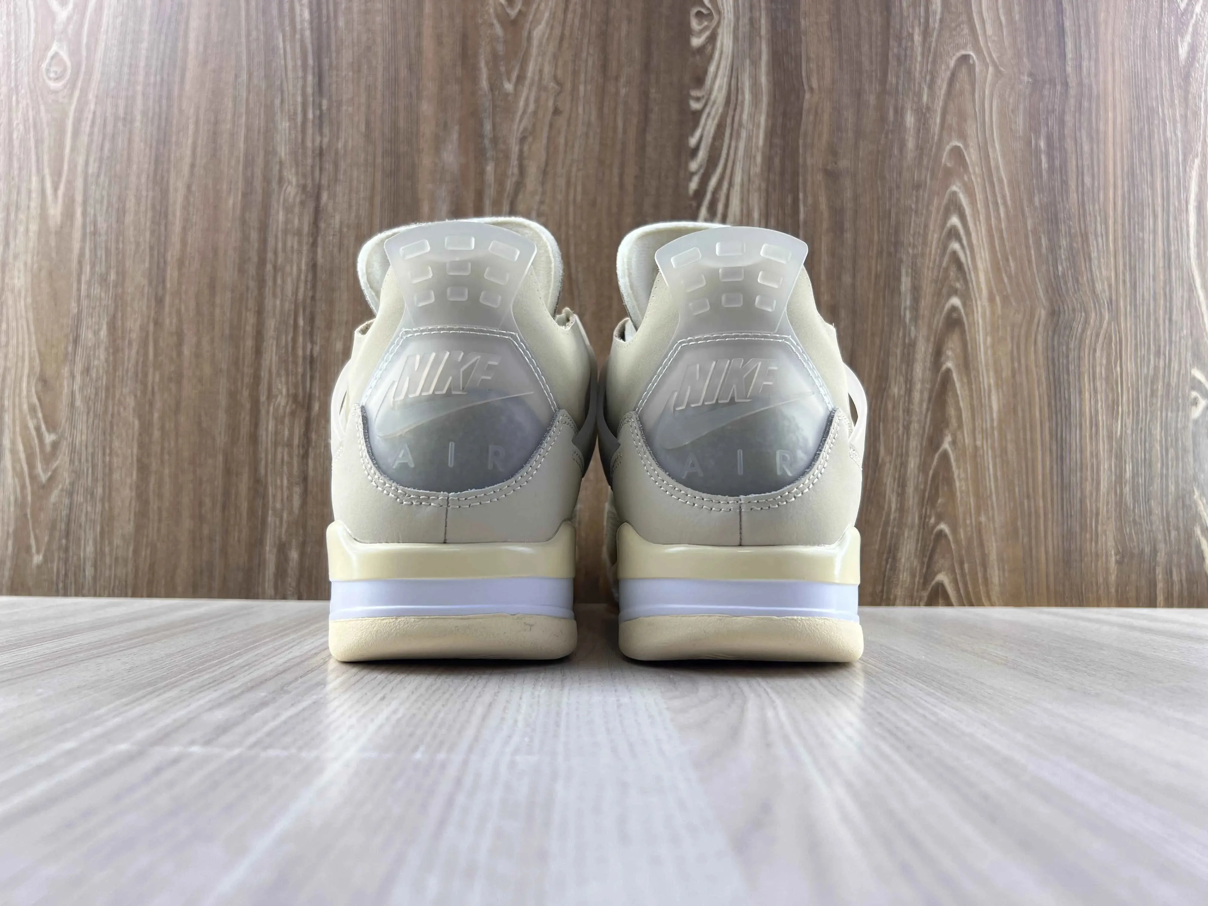Classic Retro 4 Sneakers - Off White