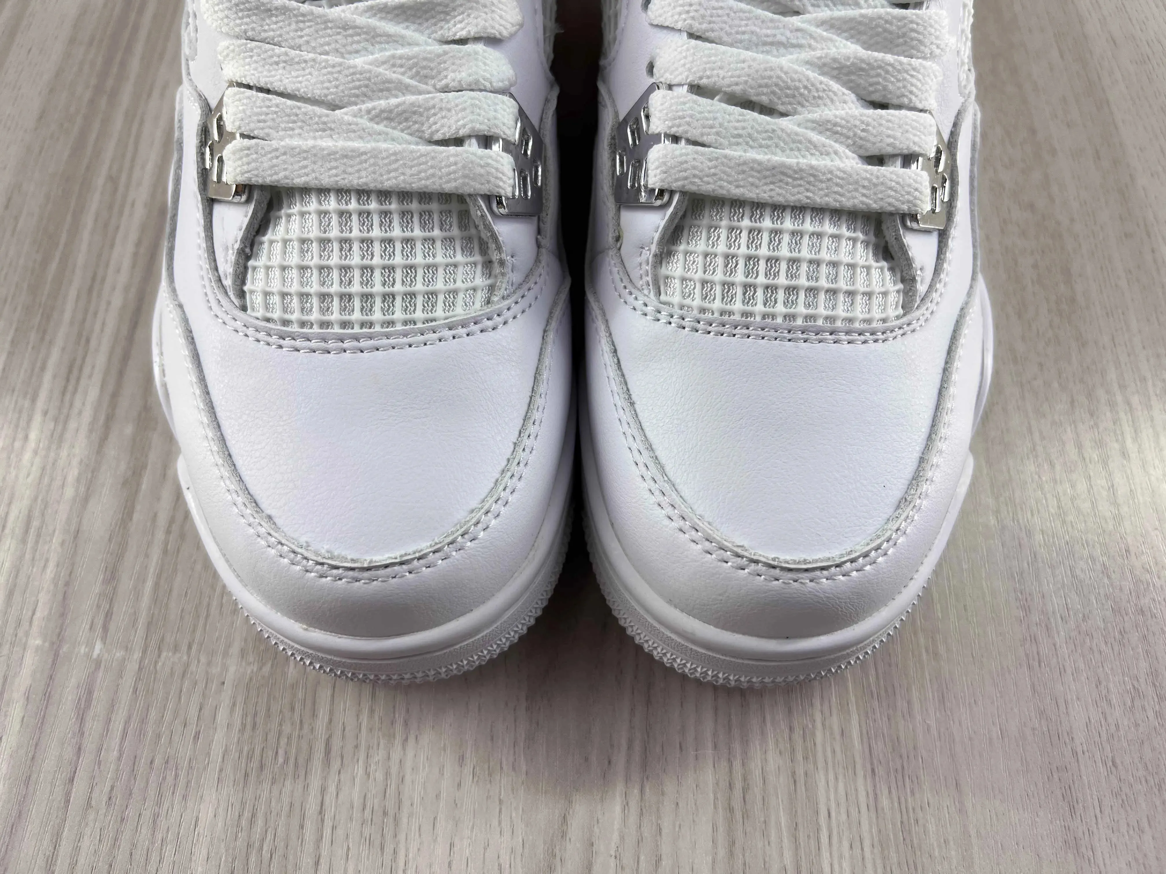 Classic Retro 4 Sneakers - Pure Money