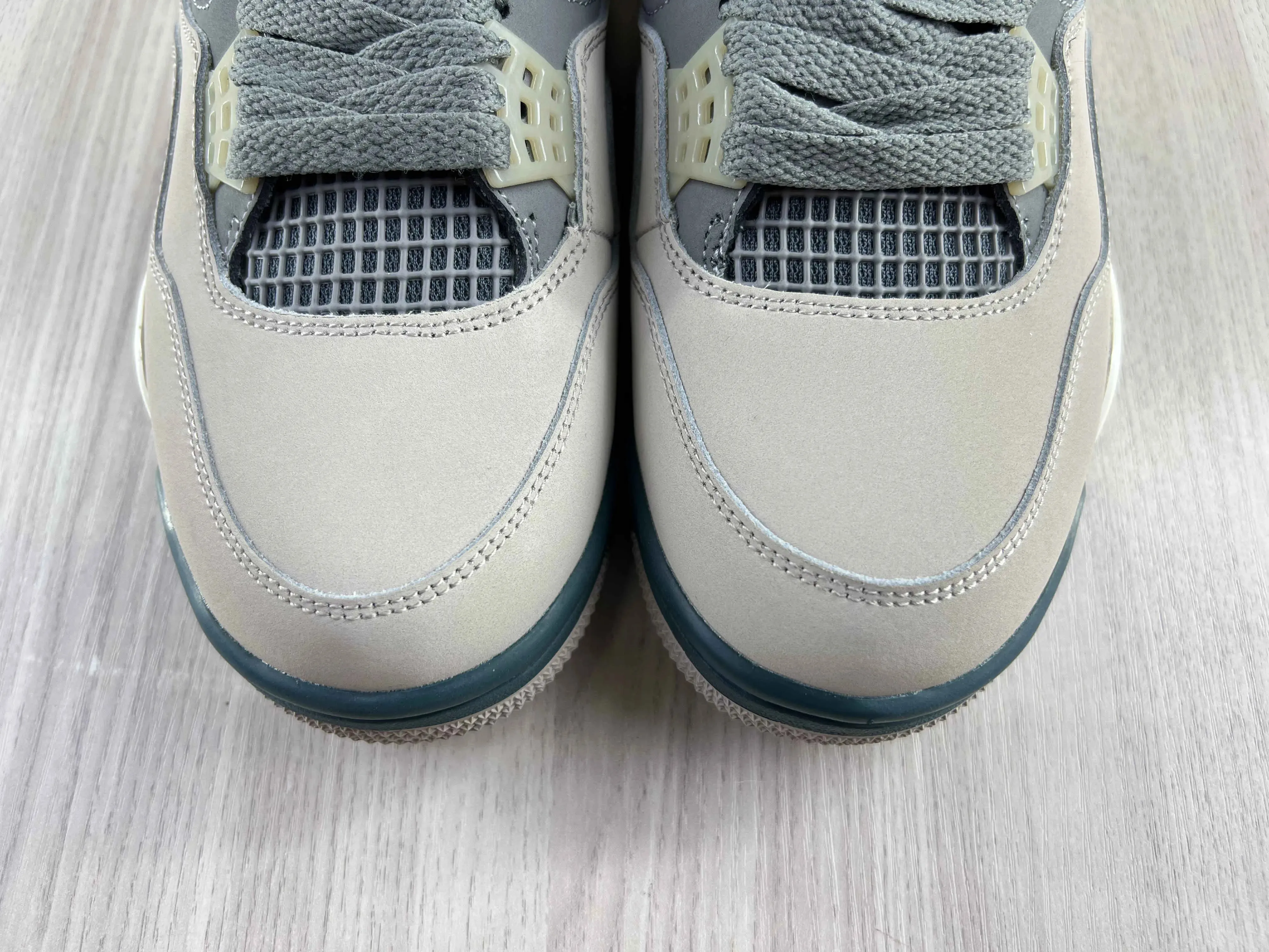 Classic Retro 4 Sneakers - SE Low Craft