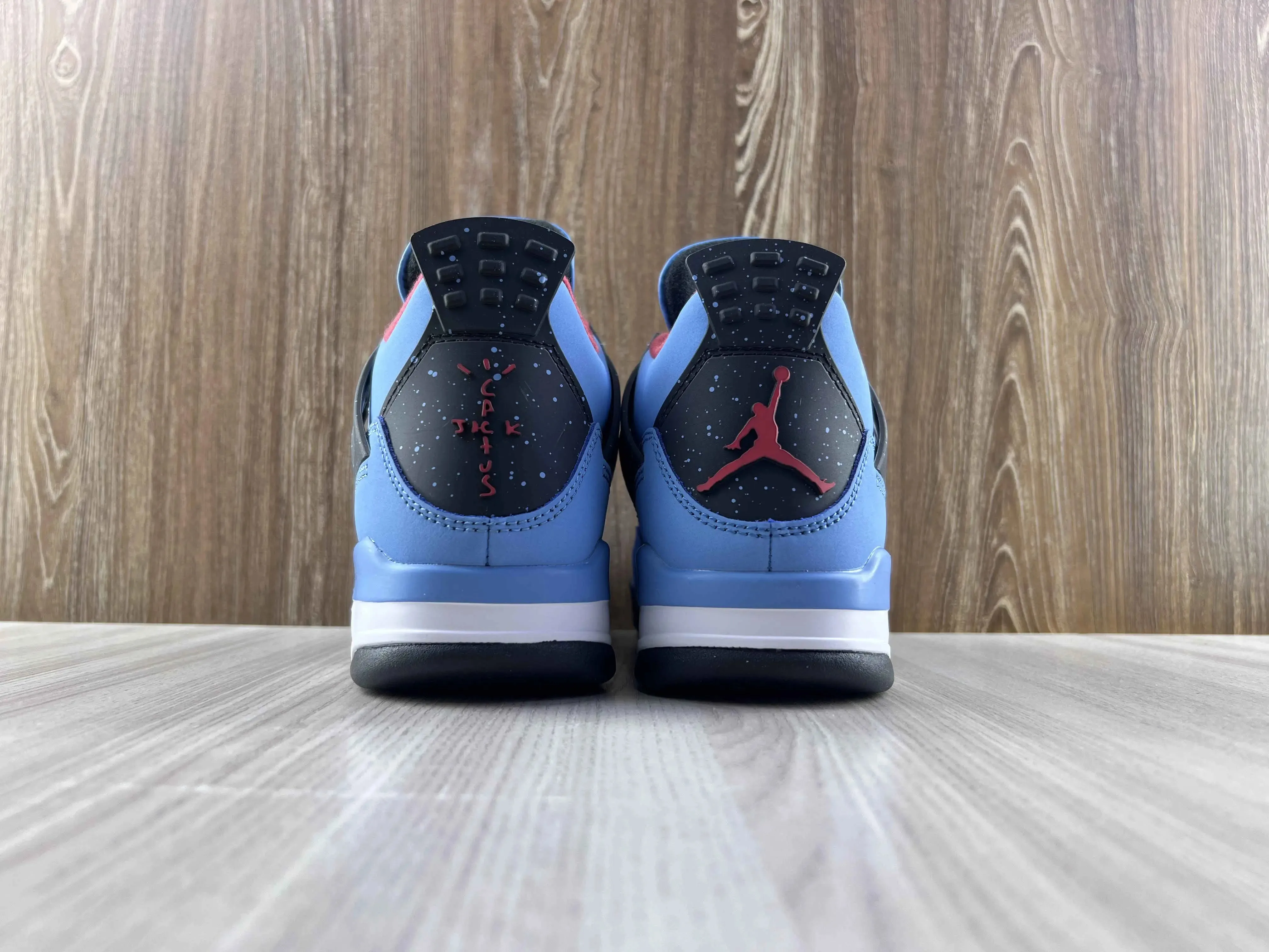 Classic Retro 4 Sneakers - Travis Scott Cactus Jack