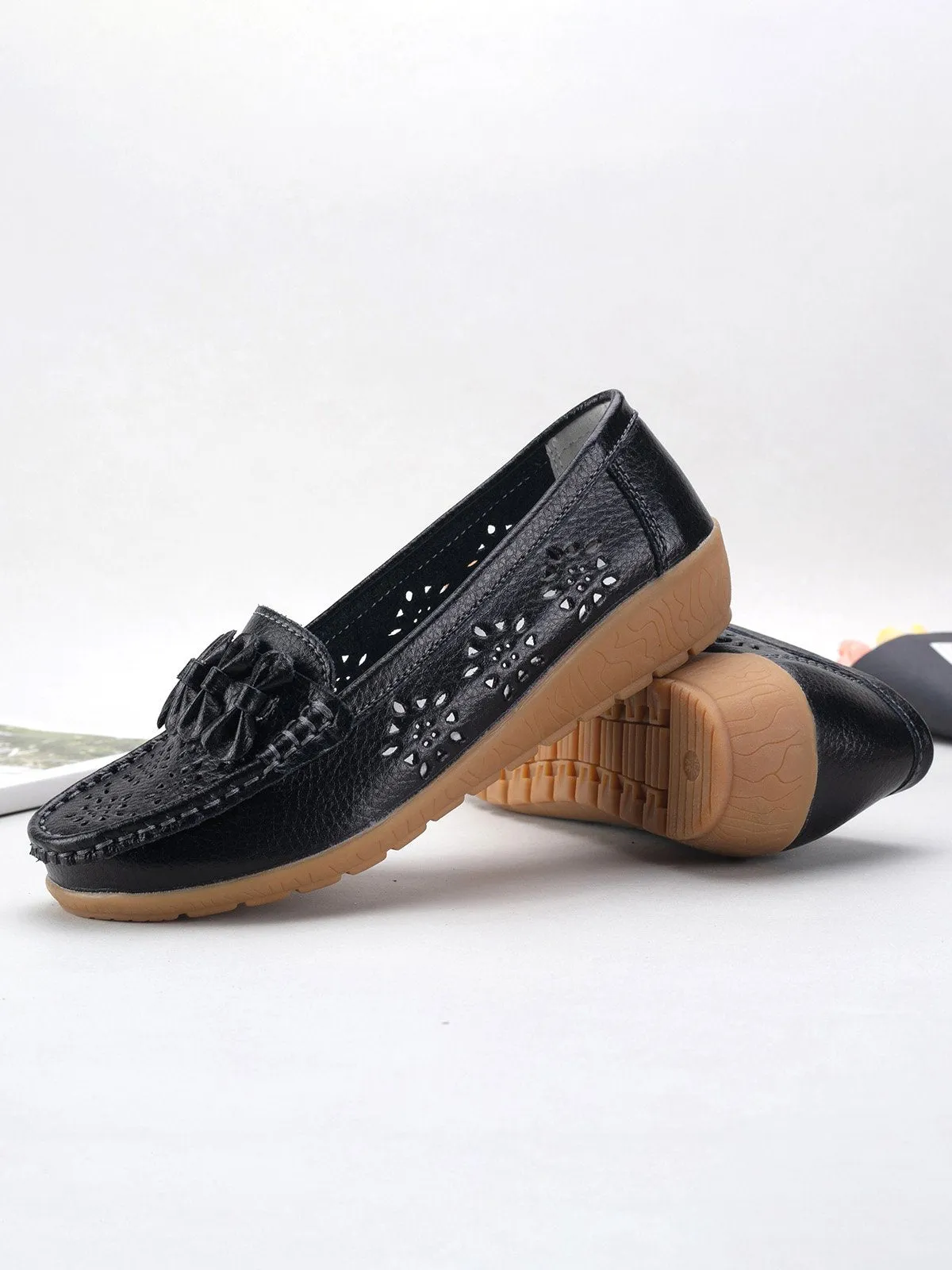 Cowhide Hollow Casual Flat Shoes