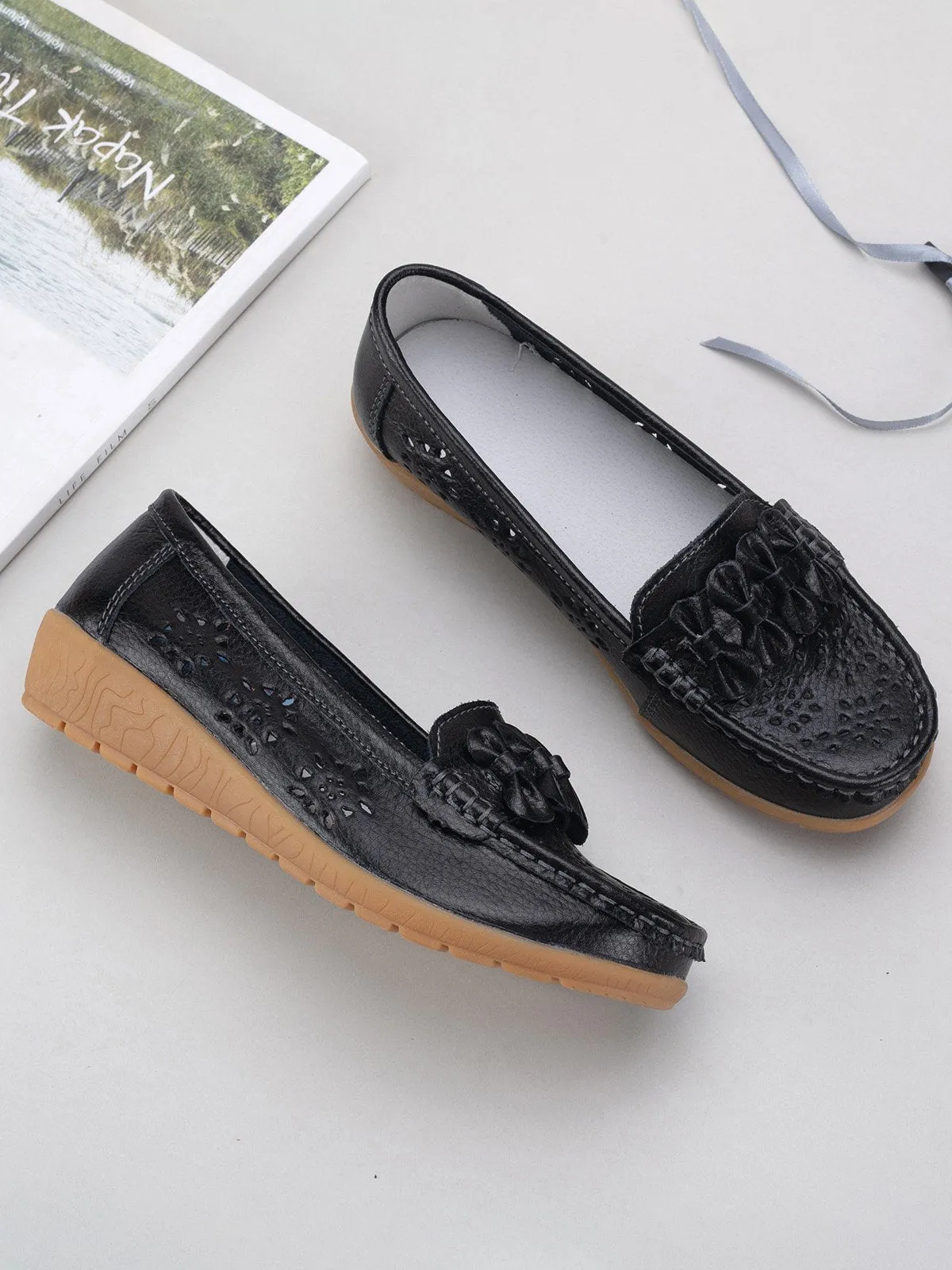 Cowhide Hollow Casual Flat Shoes