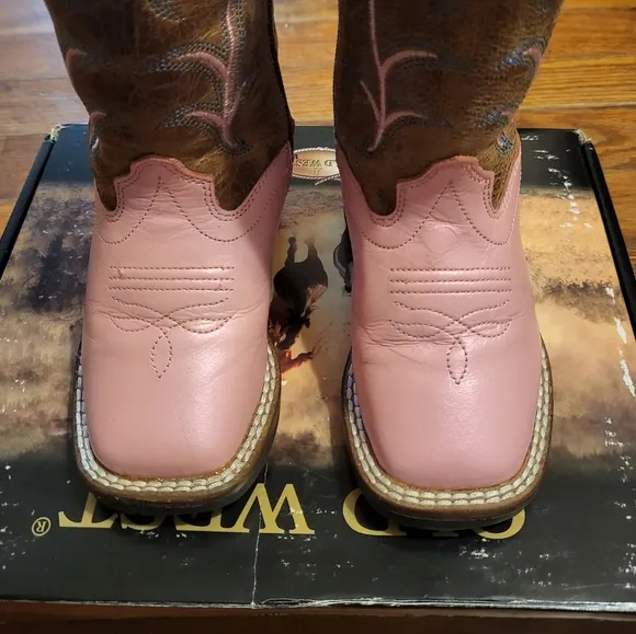 *EUC Pink Cowgirl Boots