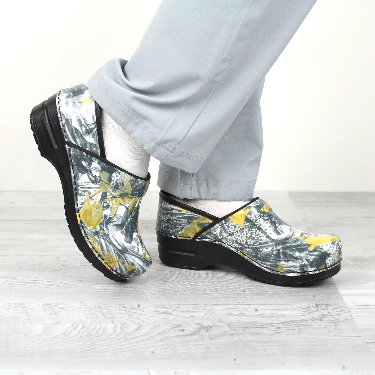 Flyway Women's Clog in Yellow Grey