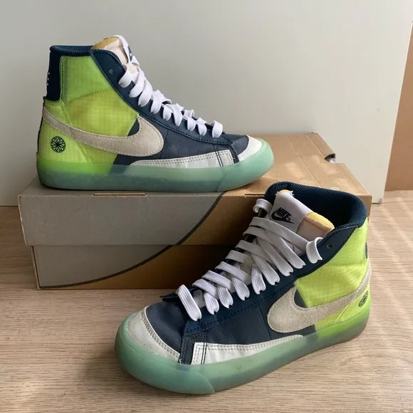 Nike Blazer Mid ‘77 Kids Sneakers - SZ 4 Y- 5.5 W