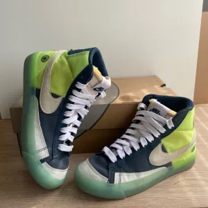 Nike Blazer Mid ‘77 Kids Sneakers - SZ 4 Y- 5.5 W