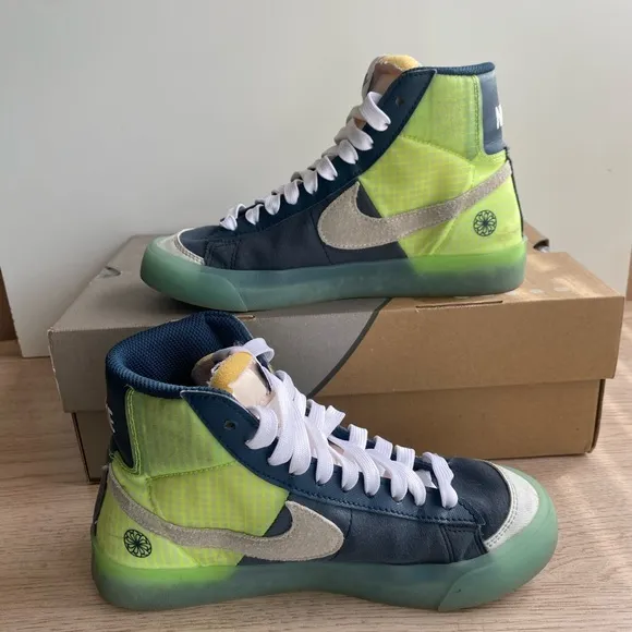 Nike Blazer Mid ‘77 Kids Sneakers - SZ 4 Y- 5.5 W