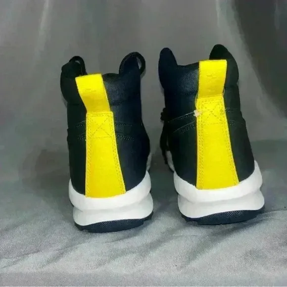 NWOT Nike Manoa Leather Boots BQ5372 401 Navy/Yellow/White Big Kids Size 5.5Y