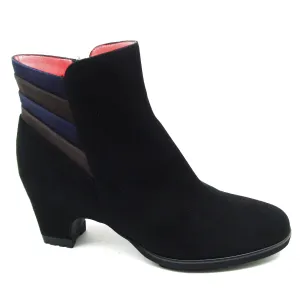 P1305 M Black