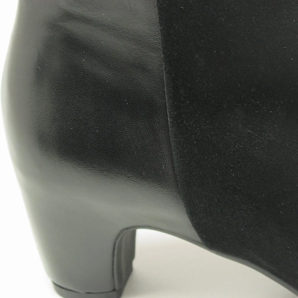 P1373 Black