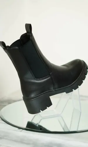 PAULA  BLACK BOOTS 10