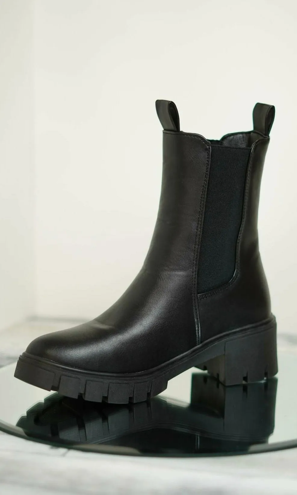 PAULA  BLACK BOOTS 10