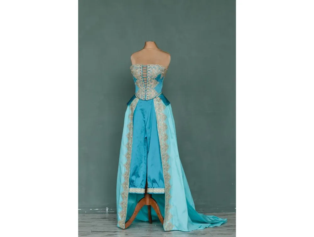 Renaissance dress with pantaloons and open skirt