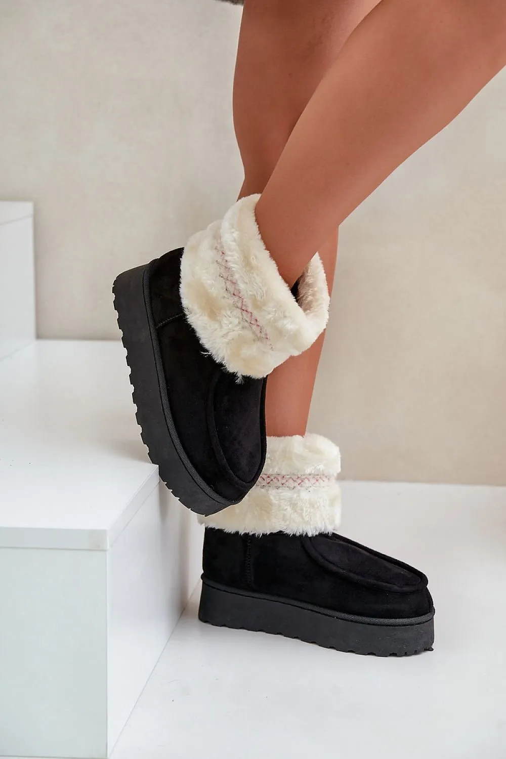 Snow boots