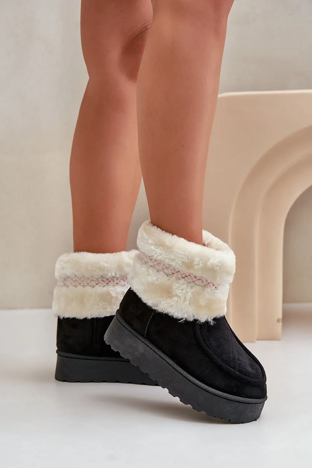 Snow boots