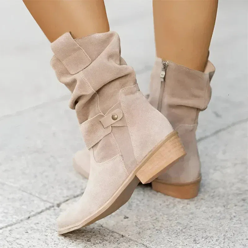 Velvet boots by Amy