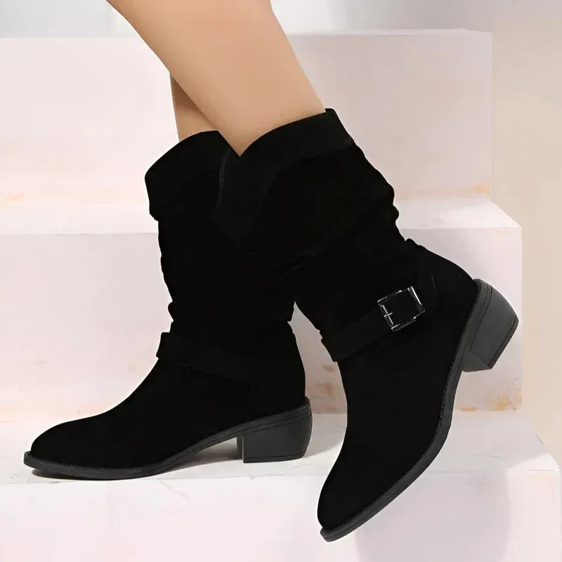 Velvet boots by Amy