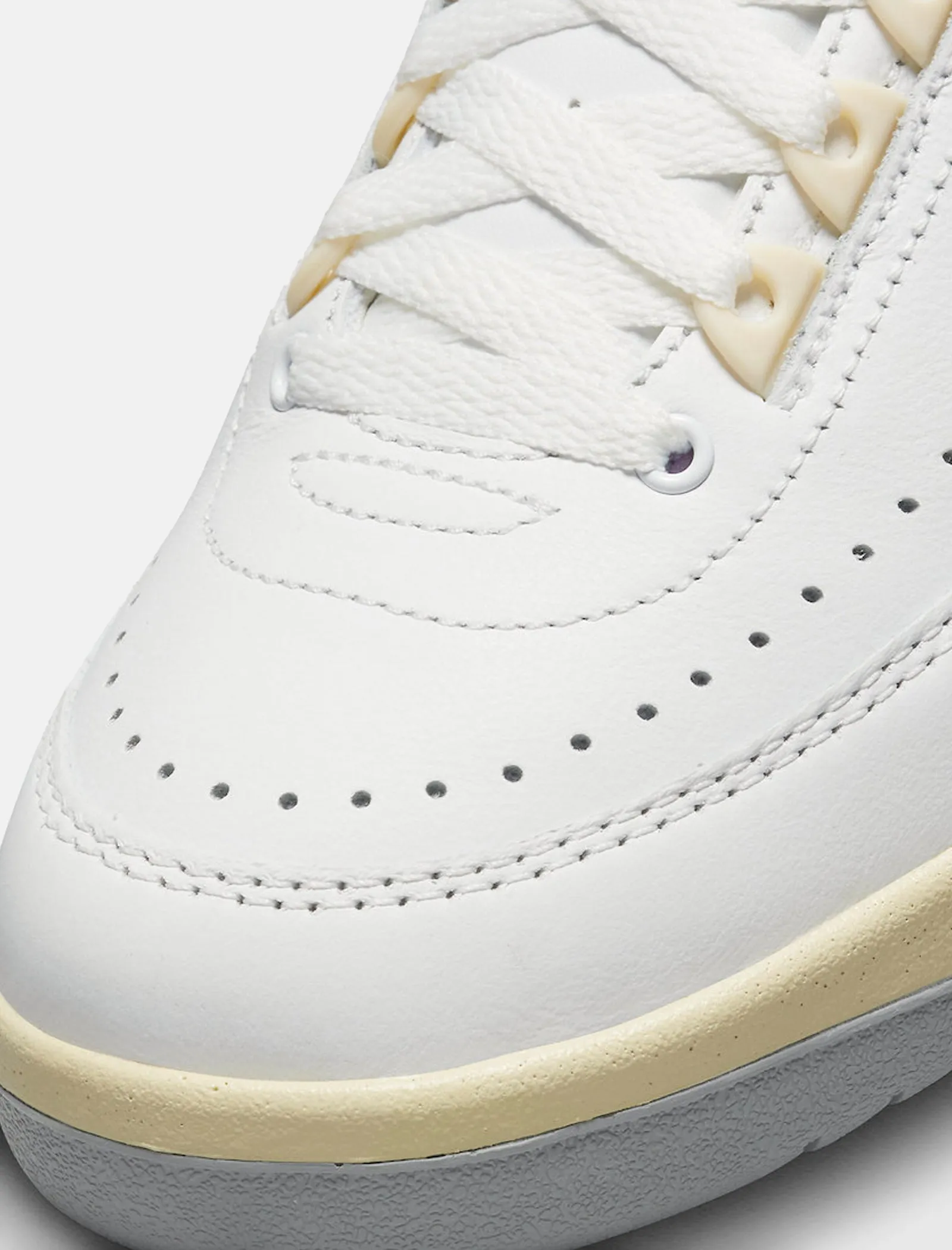WOMEN'S AIR JORDAN 2 RETRO LOW "LOOK UP IN THE AIR"